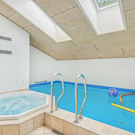 度假居 Lovely In With Sauna Oksbøl